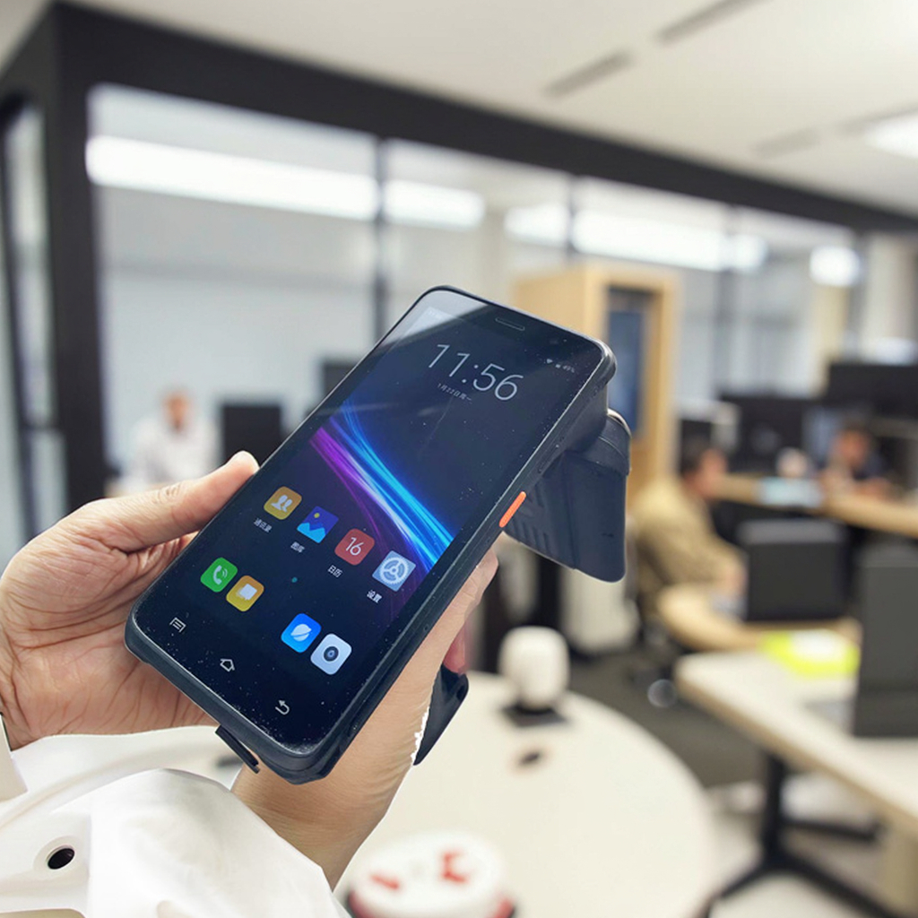 How to Choose the Right Industrial Handheld Terminal for Your Business